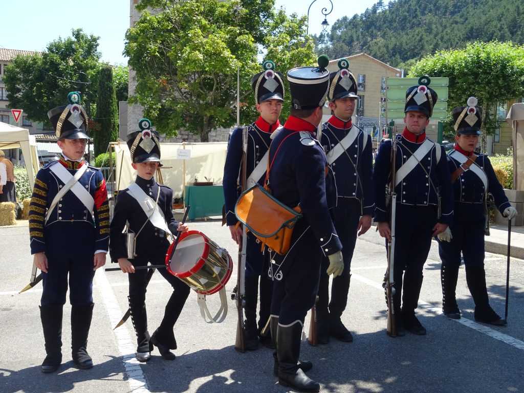Présentation uniformes 5° compagnie du 1° régiment